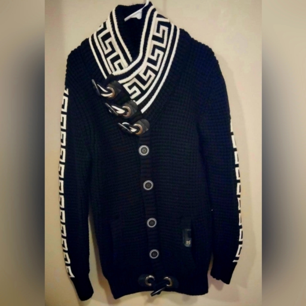 Thick men's sweater with zip and cover up buttons